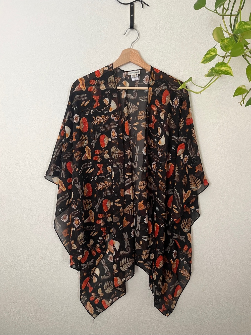 Earthbound Trading Co. Mushroom and Plant Kimono OS